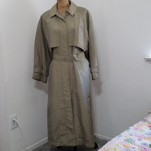 Misty Harbor Jackets & Blazers - MISTY HARBOR Lined raincoat khaki/olive color size 8